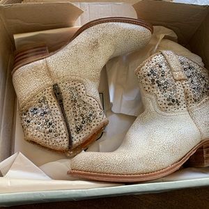 Frye short boots